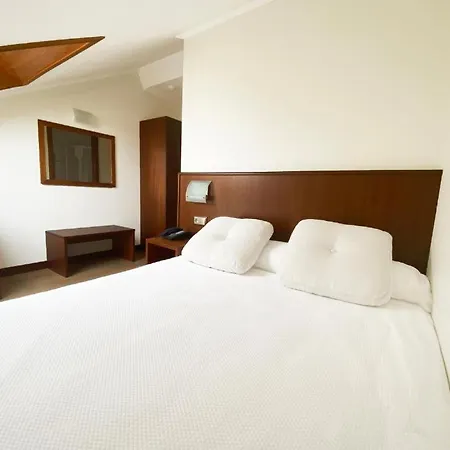 Entrerobles Hotell Sabaris