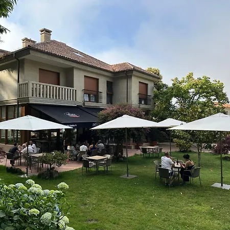 Hotel Entrerobles 2*