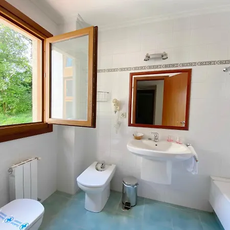 Hotell Entrerobles 2*