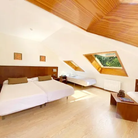 Entrerobles Hotel 2*