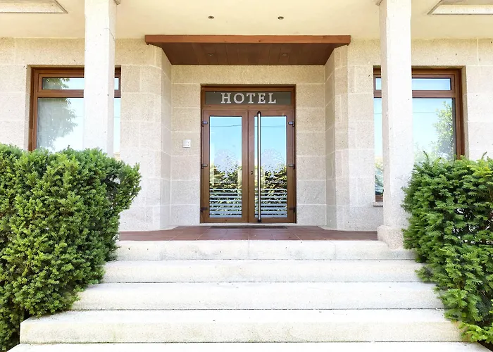 Отель Entrerobles 2*