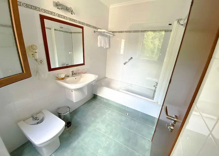 Отель Entrerobles 2*