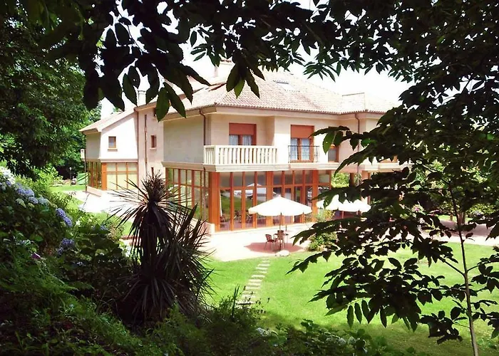 מלון Entrerobles 2*