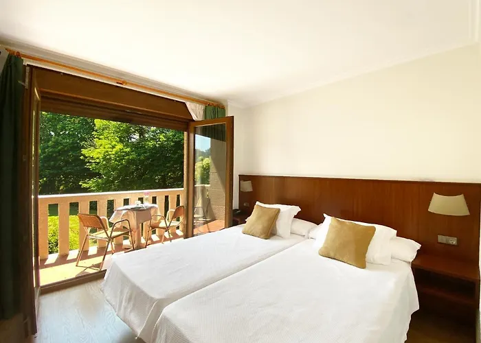 Отель Entrerobles